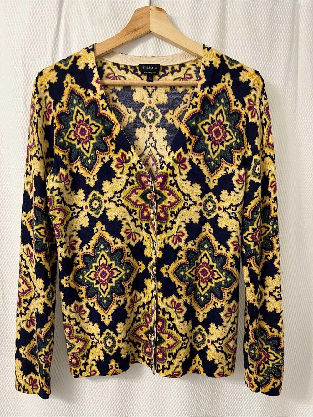 Talbots  Medallion Merino Wool light knit sweater gold buttons -Medium